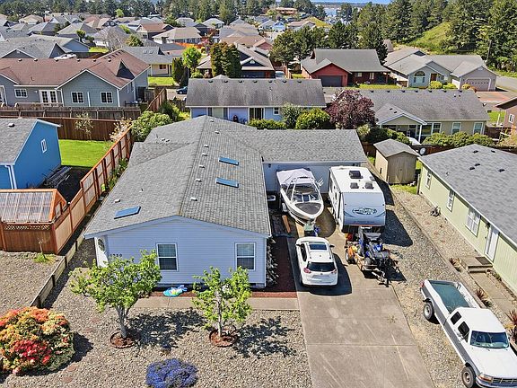 4th image of 1830 Arthur St