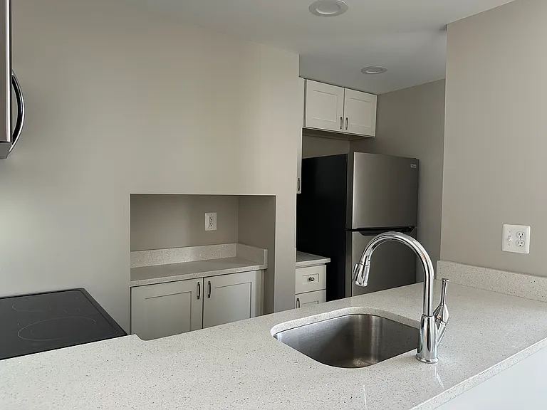 1516 Lancaster St #2C — Photo 4