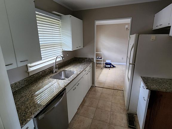 3rd image of 9506 Greenford Dr