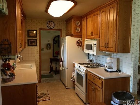 Beautifully updated kitchen
