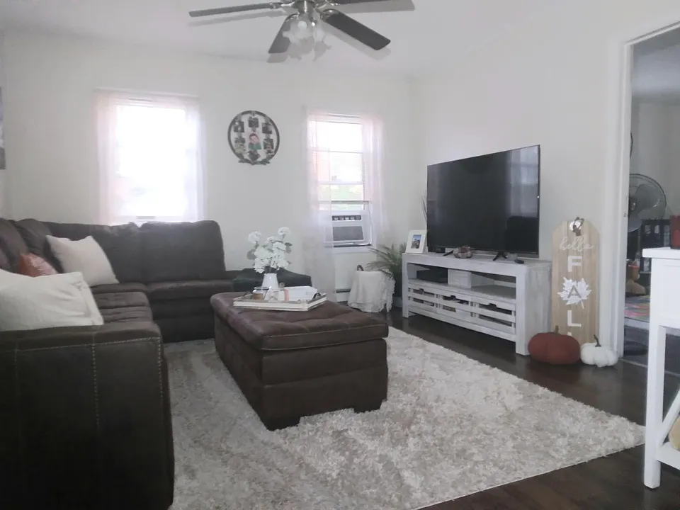 304 6th St #2
