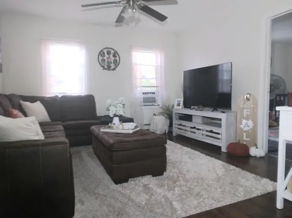 304 6th St APT 2, Leominster, MA 01453