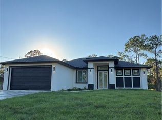 911 Williams Ave, Lehigh Acres, FL 33972