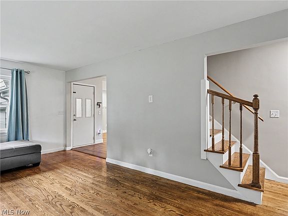 4th image of 3439 Margaret Ave