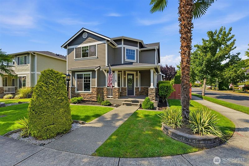 3rd image of 15217 Daffodil Street Ct E