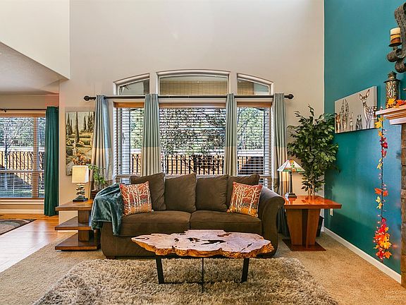 3rd image of 61166 Geary Dr