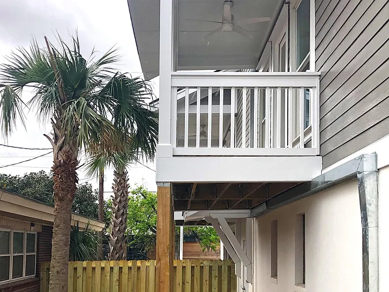 1415 Abercorn St — Photo 2
