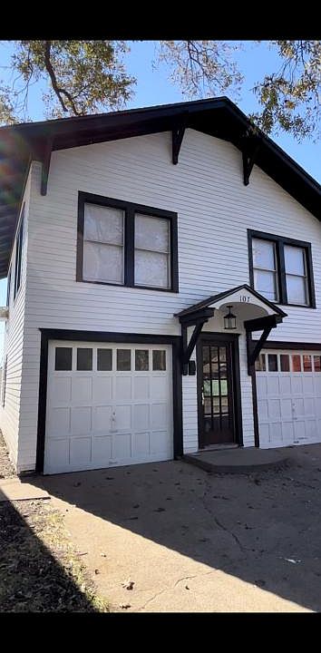 1st image of 107 W Elm Ave