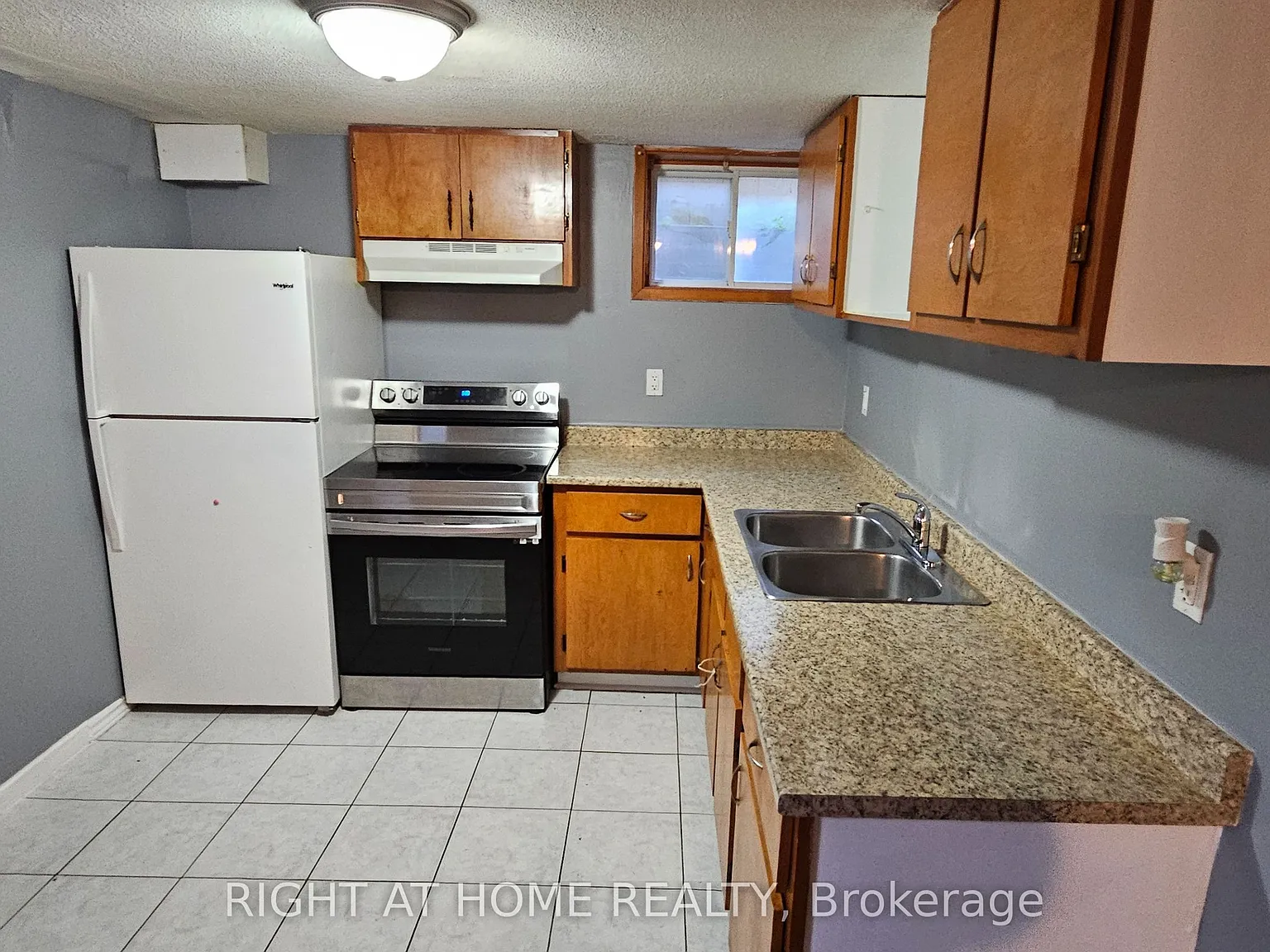 3 bed, $2,200 — Photo 3
