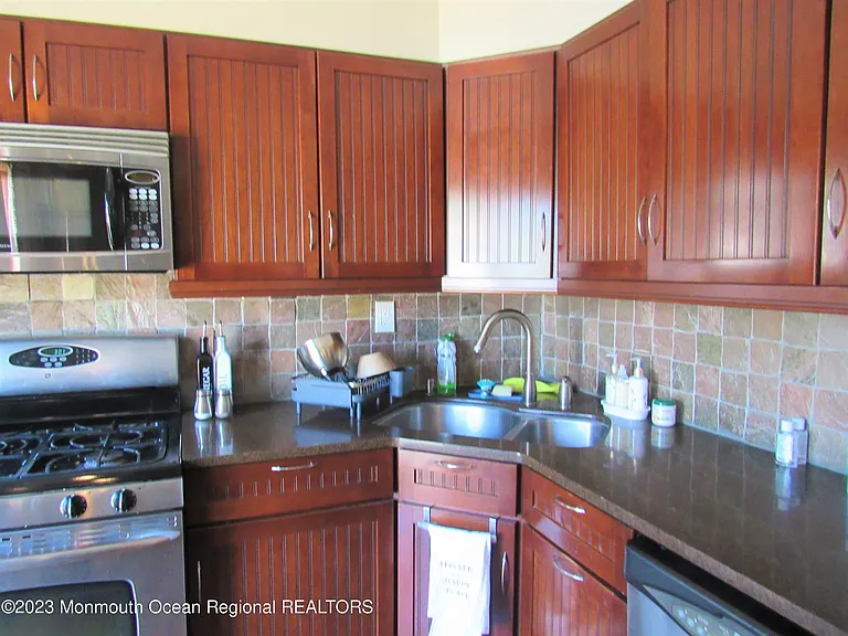 26 Lincroft Ave — Photo 5