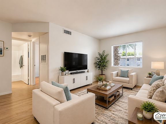 4th image of 2501 W Ocotillo Rd APT 207