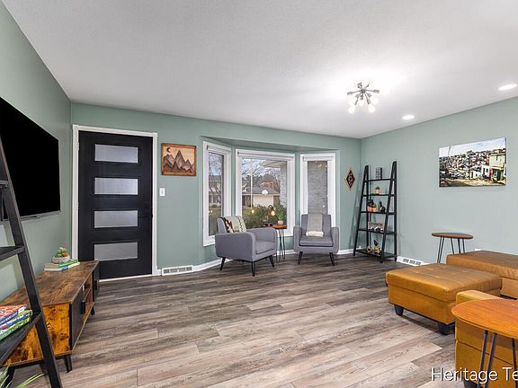 3rd image of 8116 Birchwood Ave