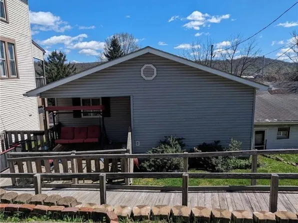 3542 Highland Ave, Bellaire, OH 43906