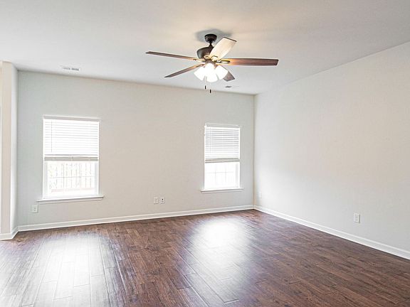 3rd image of 216 Firewheel Ct