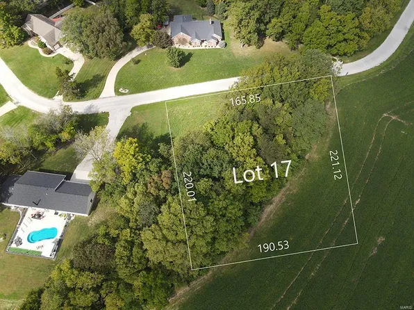 3824 Meadow Ln, Highland, IL 62249