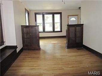 4th image of 8239 Buchanan Ave
