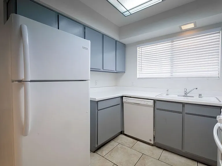 1722 E University Ave #7 — Photo 10