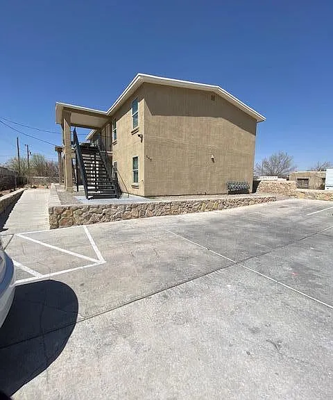 545 East Rd #B — Photo 1