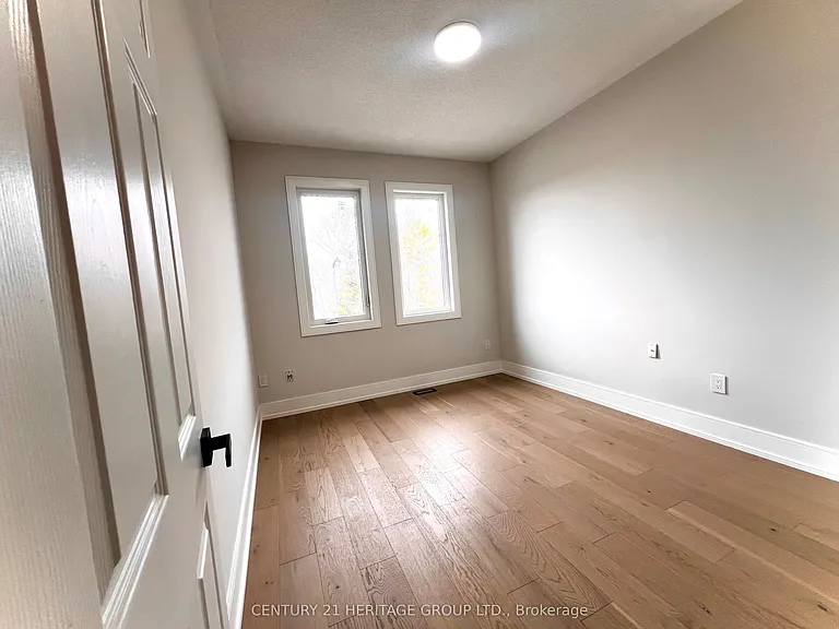 100 Woodroof Cres — Photo 15