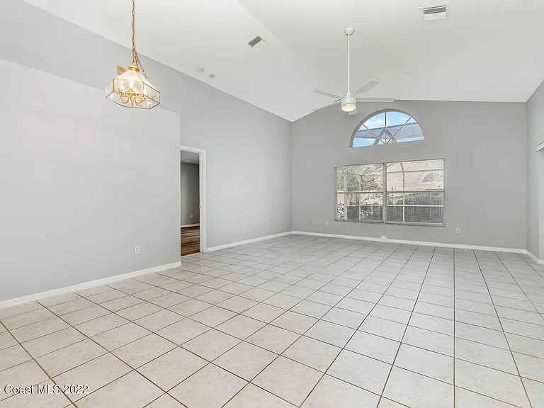 2187 Hedgerow Dr — Photo 13