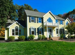 1 Blackthorn Rd, Shrewsbury, MA 01545