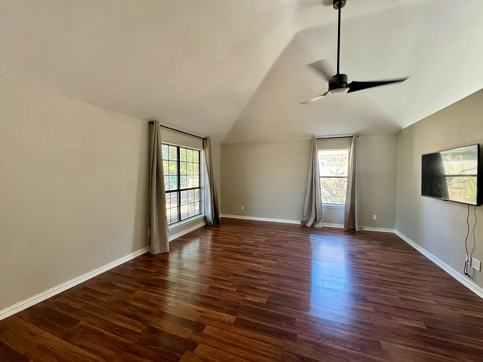3 bed, 1442 sqft, $2,700 — Photo 3