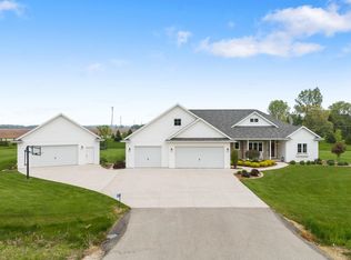 N2344 Meadow Creek Ct, Kaukauna, WI 54130