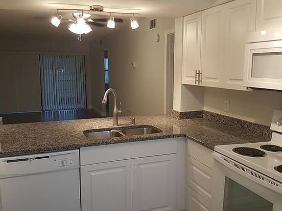 2nd image of 6184 Willowpointe Cir #A104