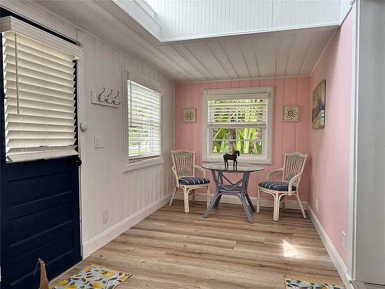701 Broadway St — Photo 21