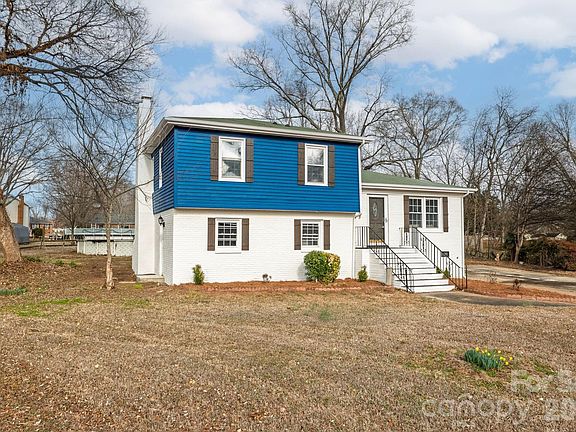 3rd image of 12215 Windy Wood Ct