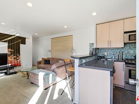 4th image of 67 Paradise Cove Rd