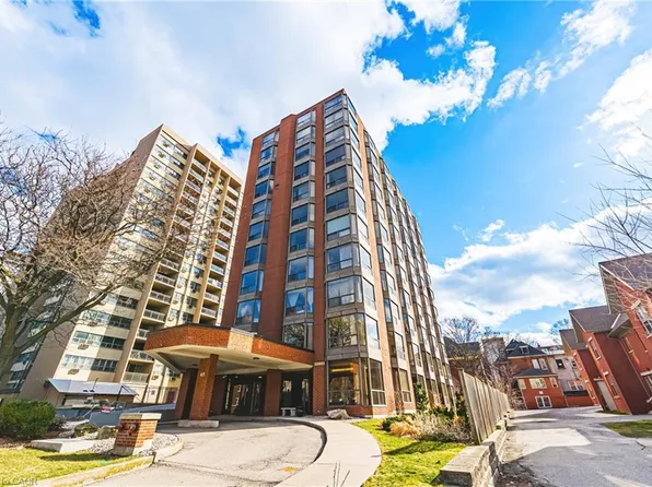 49 Robinson St #200, Hamilton, ON L8P 1Y7