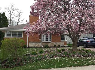 5717 Washington St, Downers Grove, IL 60516