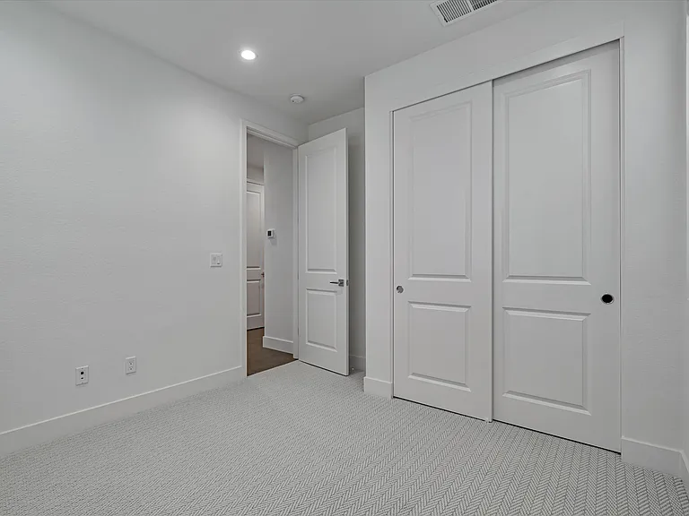 1010 Sinopia Ter — Photo 49