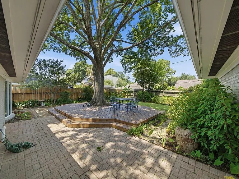 14110 Barryknoll Ln — Photo 42