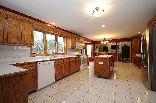 5th image of 12610 Lake View Dr