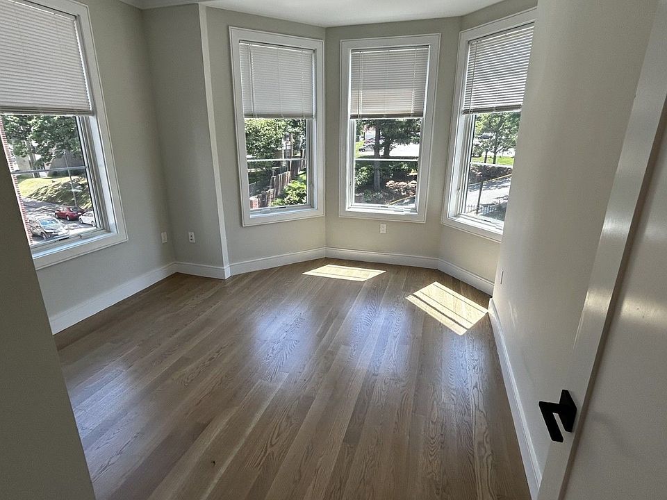 2nd image of 105 Warren St #6
