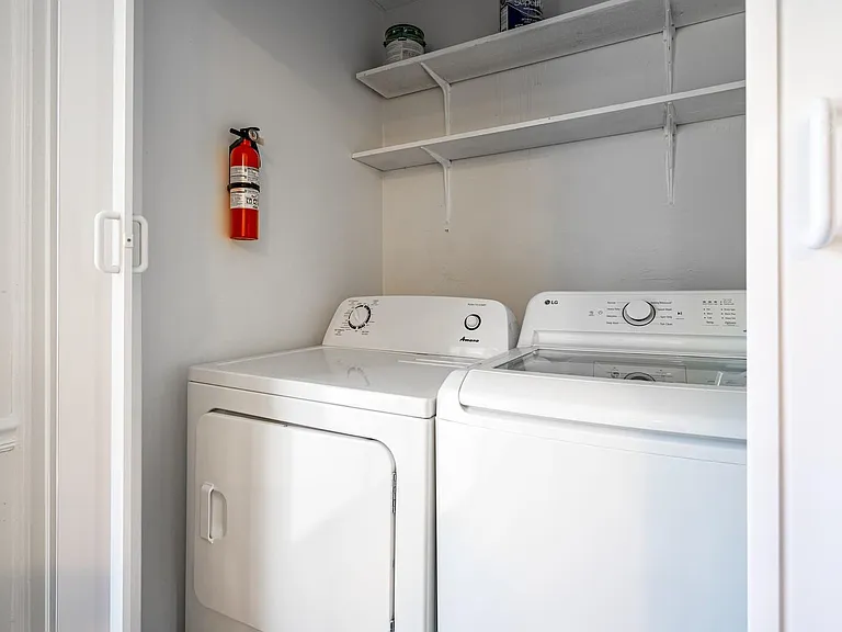Wesley Way NW — Photo 4