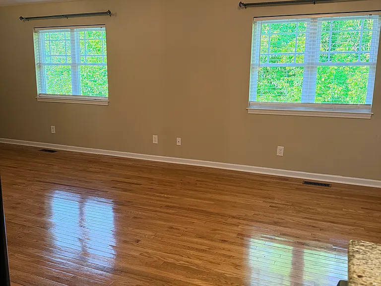 527 Redstone Dr #17 — Photo 3