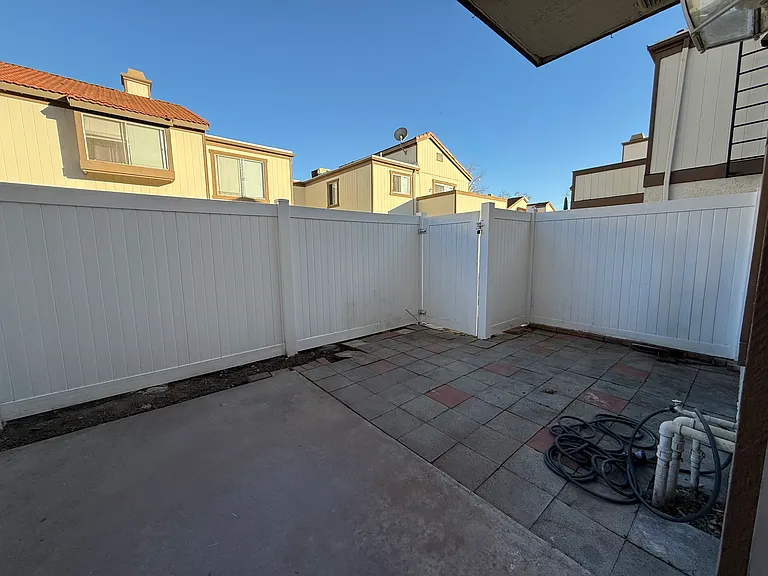 1224 S Cypress Ave #D — Photo 8