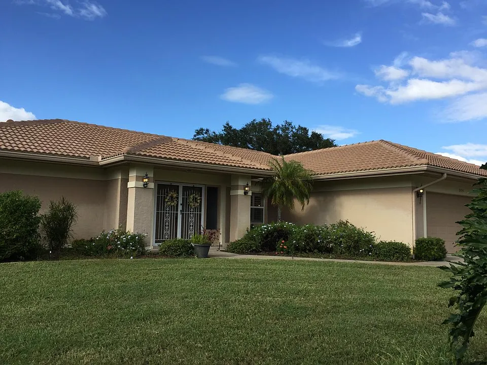 3174 E Village Dr