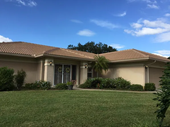 3174 E Village Dr, Venice, FL 34293