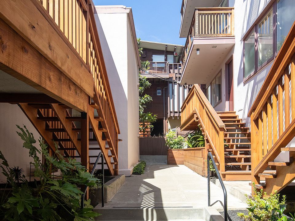 Beautiful walkways towards apartments