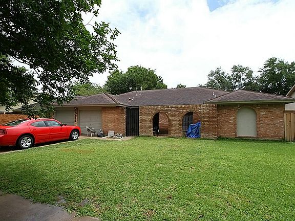 2nd image of 10623 Sagebluff Dr