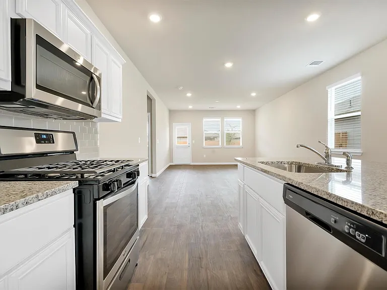 2909 Tweedy Trl — Photo 18