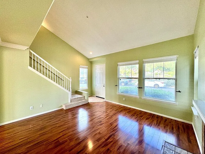3 bed, 2.5 bath, 1543 sqft, $3,595 — Photo 3