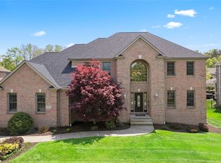202 Emerson Pines Dr, Cranberry Township, PA