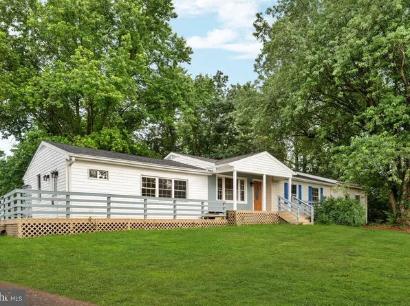 569 Triple J Rd, Berryville, VA 22611