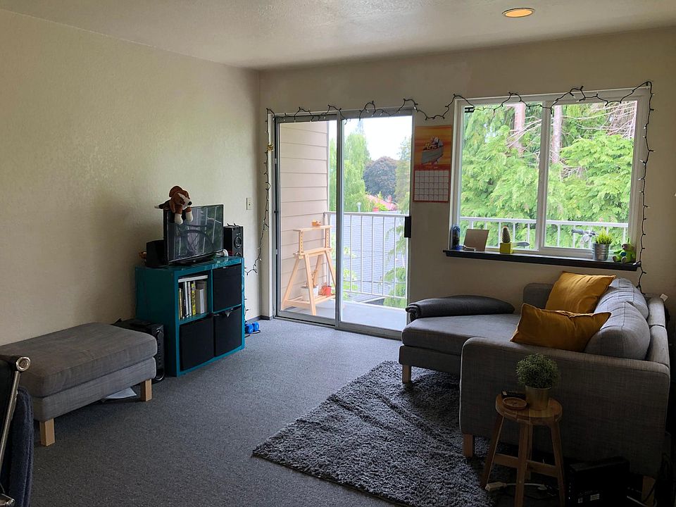 1st image of 5616 15th Ave NE APT 402