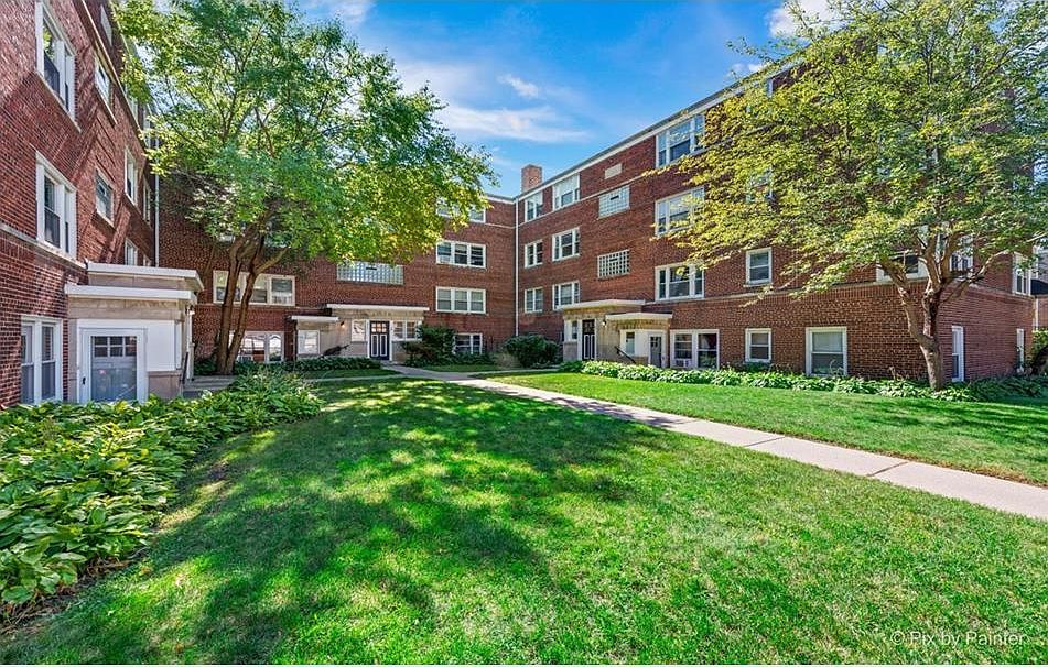 2nd image of 2723 W Berwyn Ave #2W